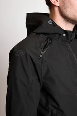 IXON SECTION Black 4